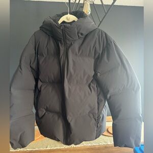 Uniqlo Classic Black Outerwear XL